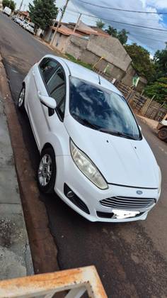 FORD FIESTA 1.5 SE HATCH 16V FLEX 4P MANUAL FORD FIESTA 1.5 SE HATCH 16V FLEX 4P MANUAL
